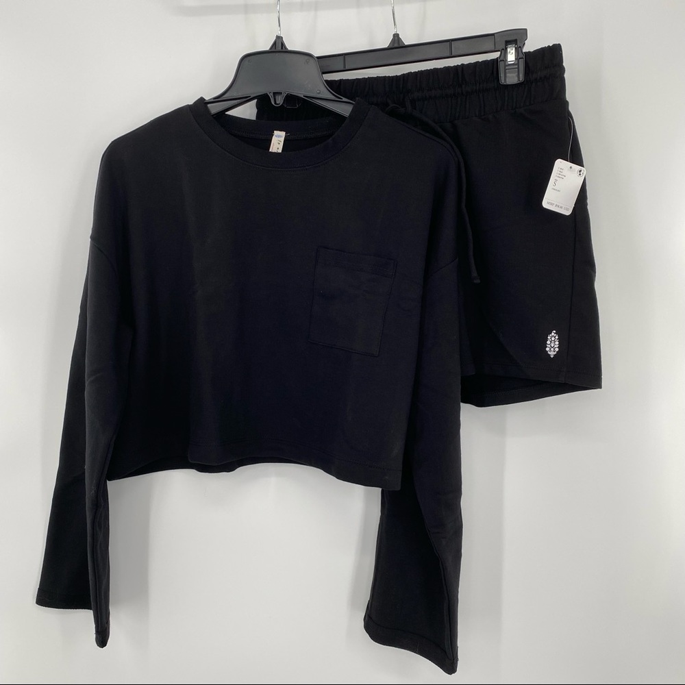 Free People NWT Sunny Set 2 Piece Sweatshirt Shorts Athleisure Set Black SM New - Picture 2 of 12